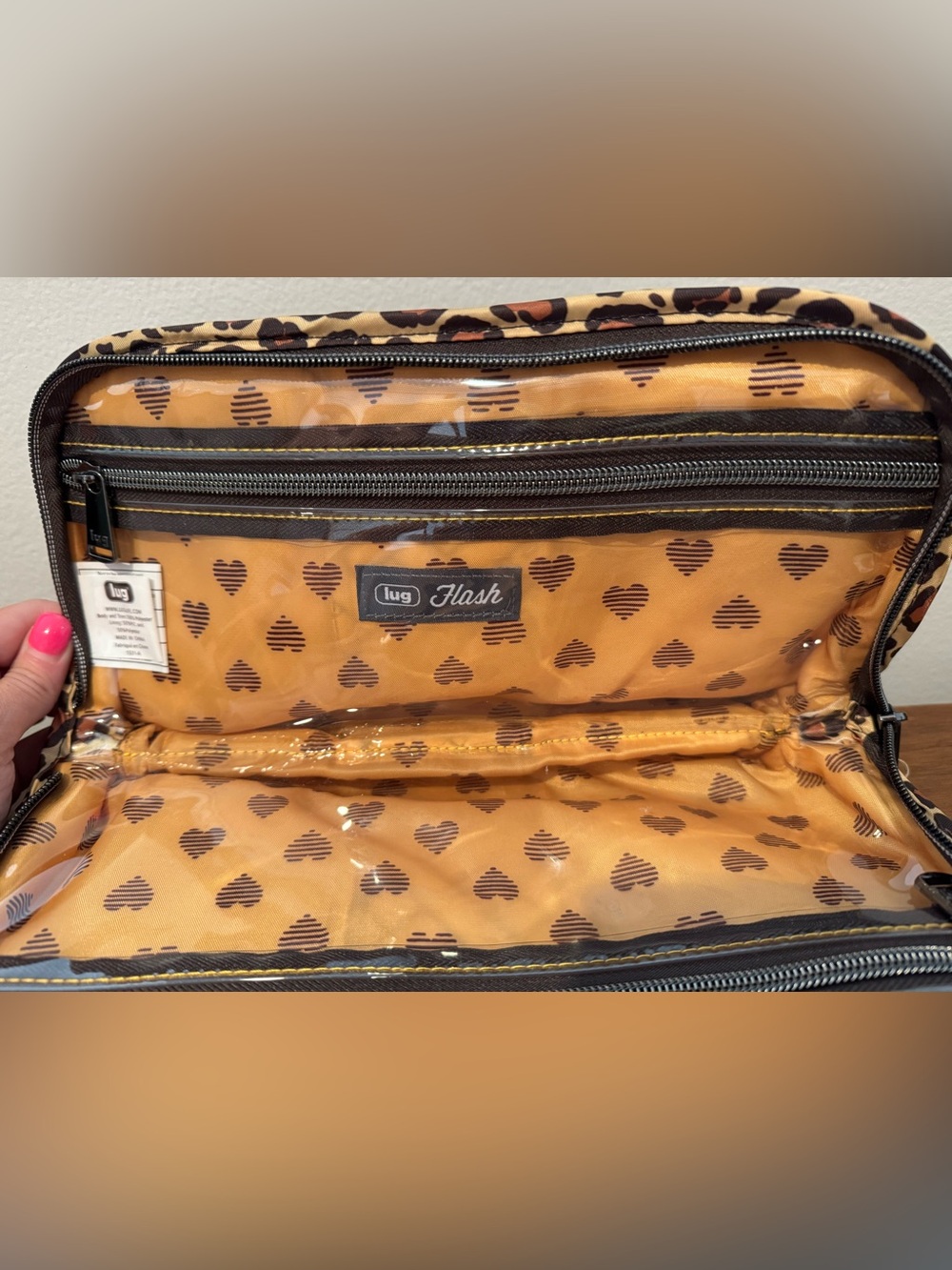 Lug Flash Travel Cosmetic Case Leopard Print Organization Pouch NWOT - Picture 4 of 4